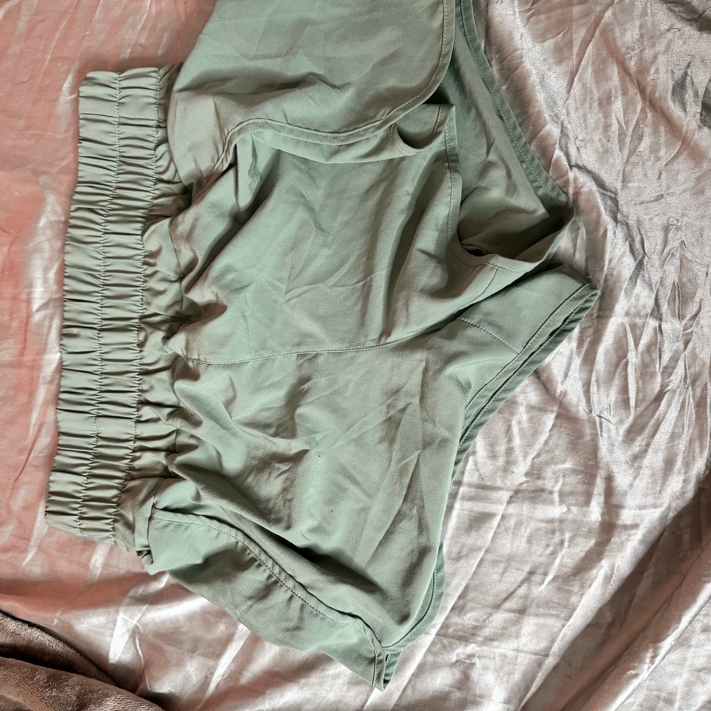 Athletic shorts sage green